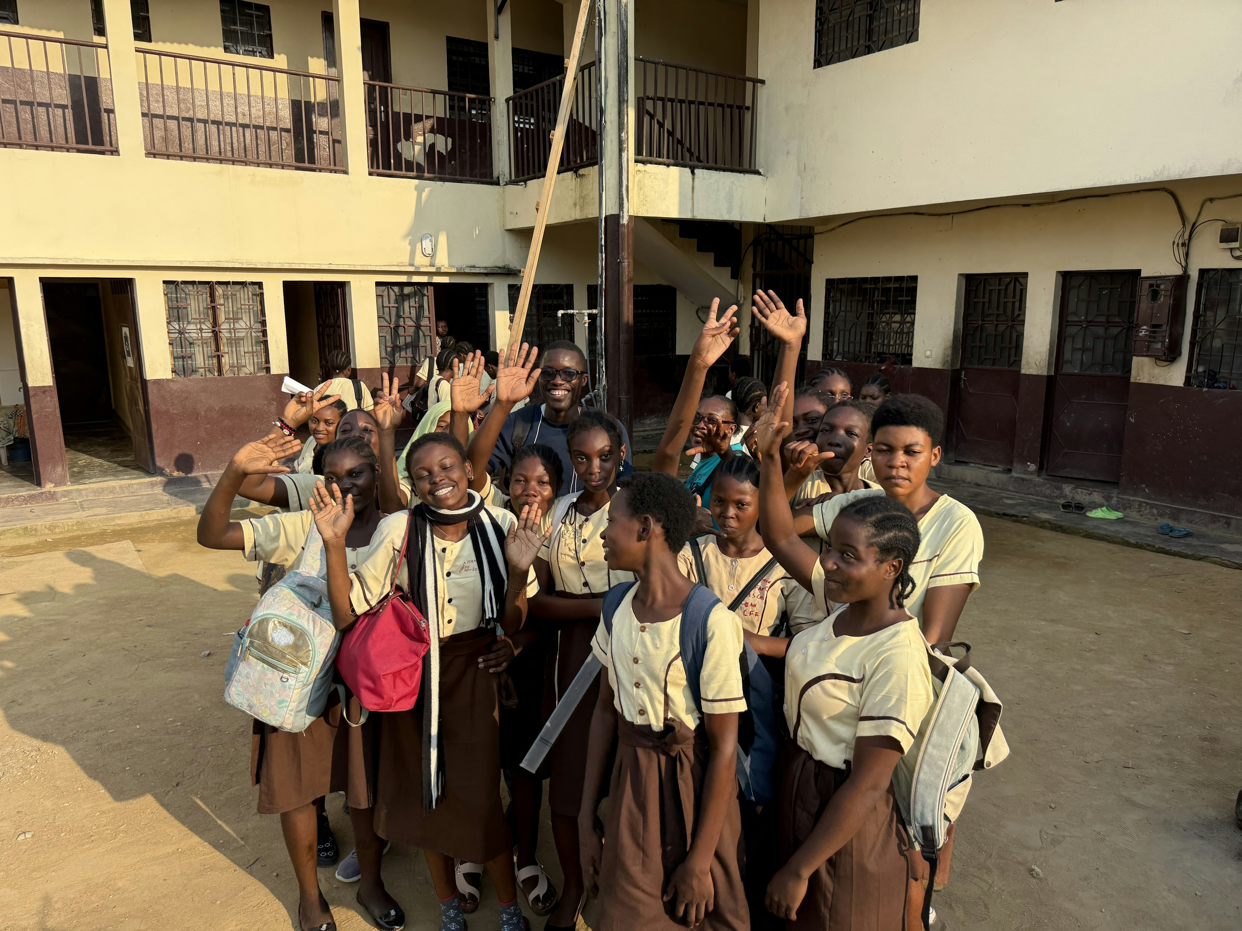Girls from the Nyalla center, Douala, Cameroon ©Apprentis d’Auteuil